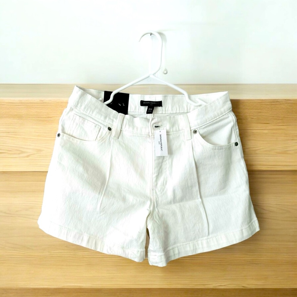 PLEATED DENIM SHORT- White size 6/28